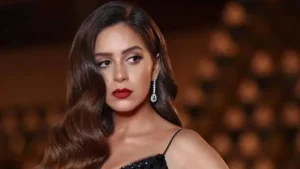 الفنانه الشابه جميلة عوض