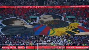 تيفو جماهير كريستال بالاس الخالدة منذ 14 عامًا يتذكر وفاة بالسرطان