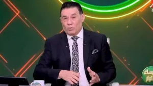 طقوس المعلقين قبل المباريات المهمة تتضمن "جوز حمام" لجذب الانتباه