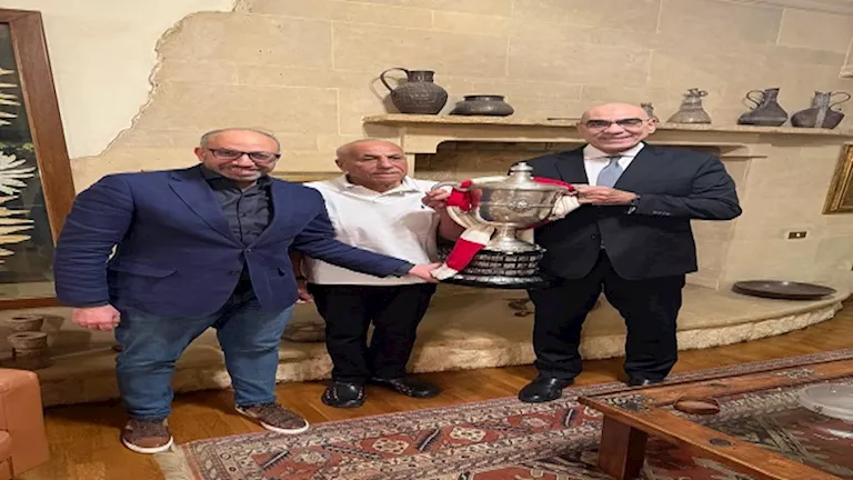 احتفالات الزمالك بالكأس تصل