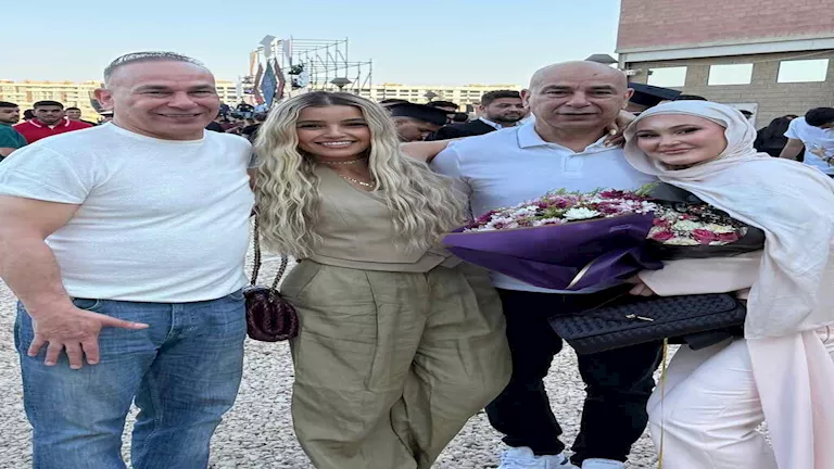حسام حسن يُهنئ ابنته جنى بمناسبة تخرجها من الجامعة وسط أجواء مميزة