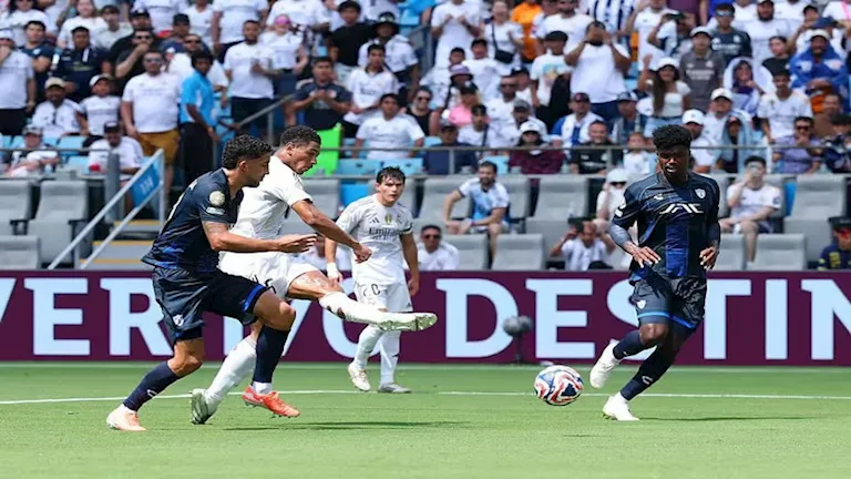 ريال مدريد يتألق بفوزه الأول في كأس العالم للأندية بثلاثية مثيرة على باتشوكا