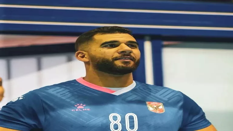 لاعب الأهلي ينضم إلى
