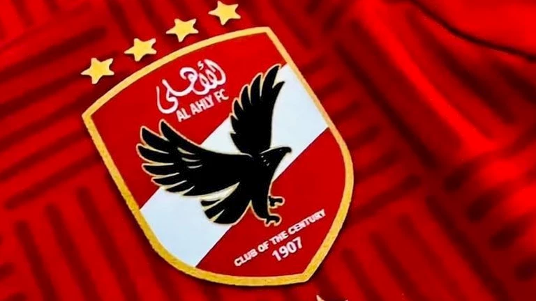 لاعب النادي الأهلي ينتقل