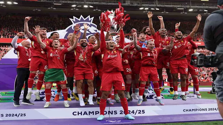 ليفربول يبدأ مشواره بسهولة