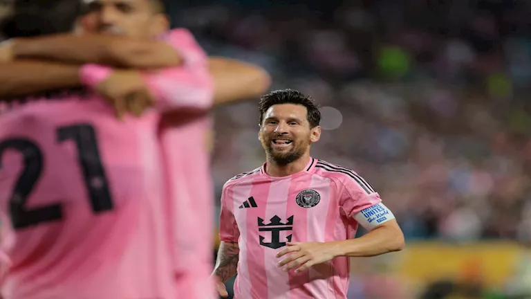 ميسي يتصدر قائمة 13 لاعبًا مهددين بالغياب عن ربع نهائي مونديال الأندية