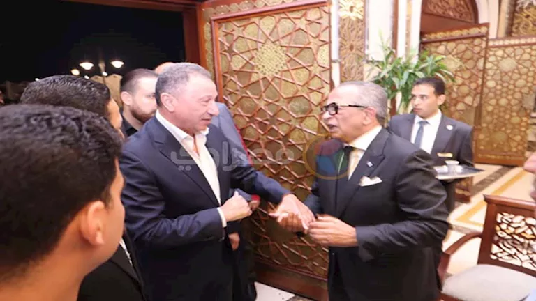 وفد الأهلي يزور عائلة