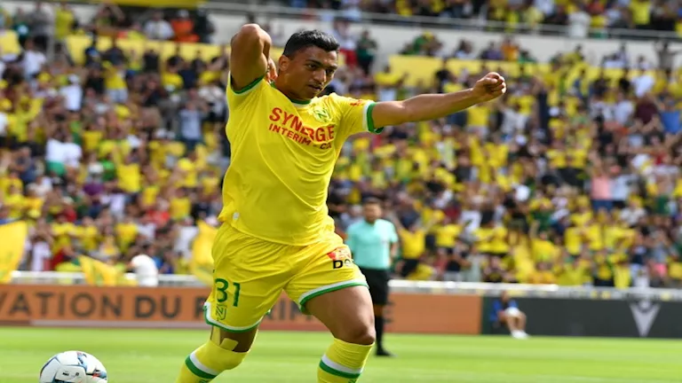 أول تصريح رسمي من الأهلي بشأن الاجتماع مع وكيل اللاعب مصطفى محمد