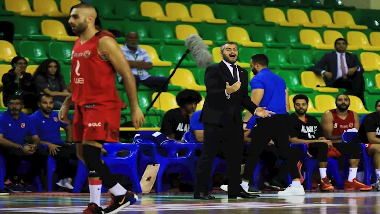 الأهلي يُعلن رسمياً عن رحيل مدرب فريق السلة بعد اتفاق الطرفين