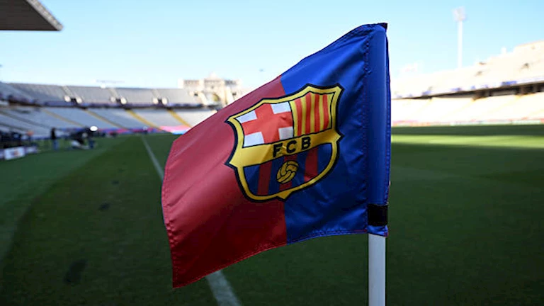 برشلونة يعزز صفوفه باللاعب الكويتي المميز في صفقة جديدة مثيرة