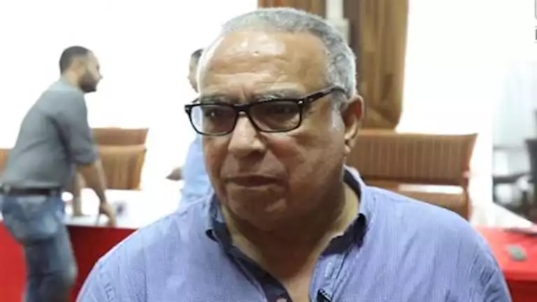 رئيس قناة الأهلي الأسبق يفجر جدلاً واسعاً بفيديو يحمل رسالة مثيرة للجماهير