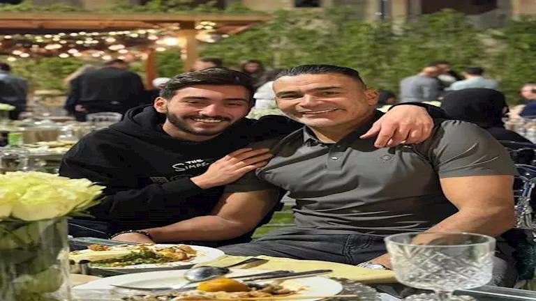 صور جديدة لعصام الحضري مع ابنه في احتفال مميز بمناسبة خاصة