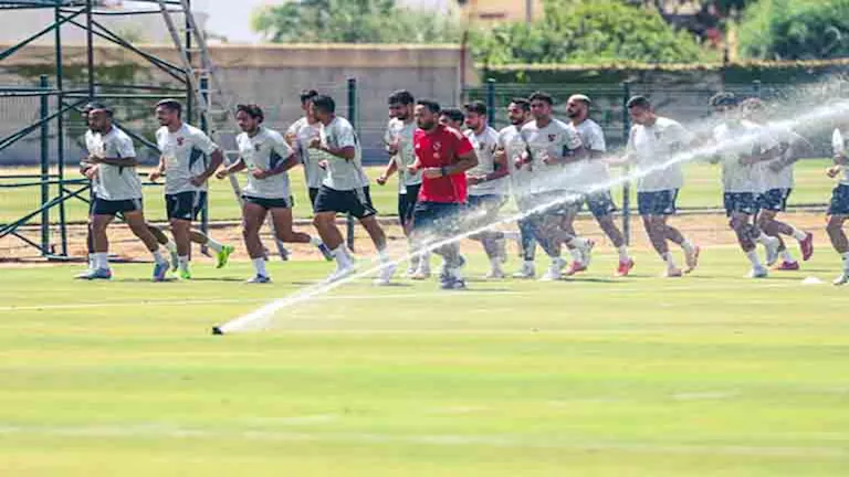 لاعب الأهلي يوضح موقفه من العروض الأوروبية المثيرة المقدمة له مؤخرًا