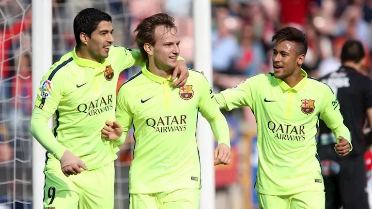 لاعب برشلونة السابق يعلن عن اعتزاله كرة القدم بشكل مفاجئ اليوم