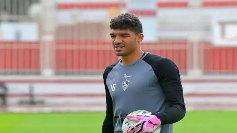 محمد صبحي يحتفل بعيد ميلاده السادس والعشرين بطريقته المميزة وسط الأصدقاء