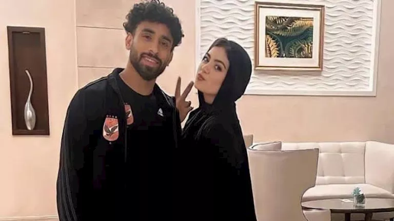احتفالات زوجة مروان عطية بعودته لتدريبات الأهلي تجذب الأنظار على أنغام العالمية
