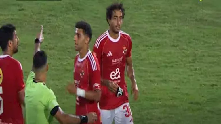 حكم المباراة يتحمل المسؤولية… خبير تحكيمي يرد على طرد محمد هاني في الأهلي