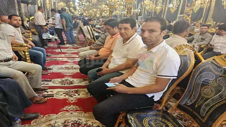 شخصيات رياضية بارزة تحضر عزاء والد حارس مرمى الأهلي محمد الشناوي – صور