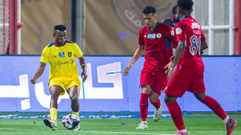 مباراة ضمك والحزم تنتهي بتعادل إيجابي مثير في افتتاح الدوري السعودي