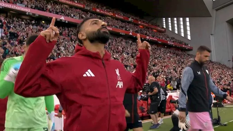 محمد صلاح يشارك صورة جديدة لحذائه الرياضي ويتحدث عن تفاصيل مثيرة